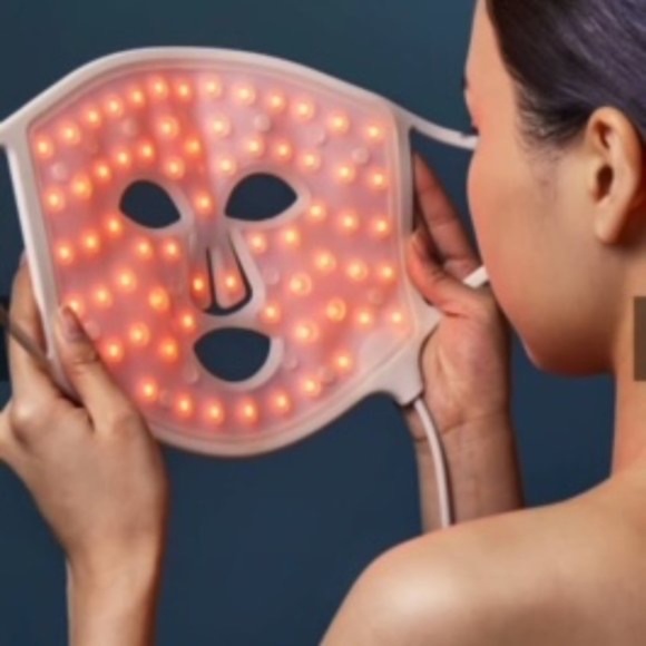 CurrentBody Skin LED Light Therapy Face Mask - Picture 2 of 4